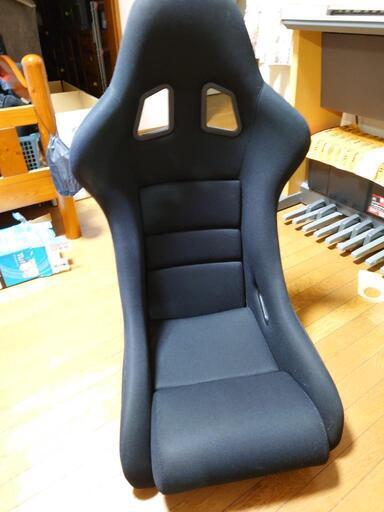 ナニワヤ フルバケットシート 恐らくREVtypeだったと思います。