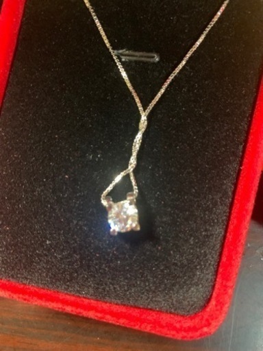 お取引き誠にありがとうございました。即決価格 2022 ネックレス　キャンペーン実施中　ダイヤ1ct. pt9.5刻印あり