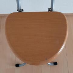 折り畳みイスの画像