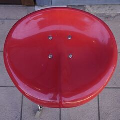 DULTON(ダルトン)のＸ2 BEATSTOOL（ビートスツール）です。フィット感抜群のサドル型シートとシンプルなフォルムが魅力のチェアは折り畳み可能で持ち運びや収納にも◎。CA111の画像