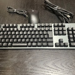 ゲーミングキーボード&マウスの画像