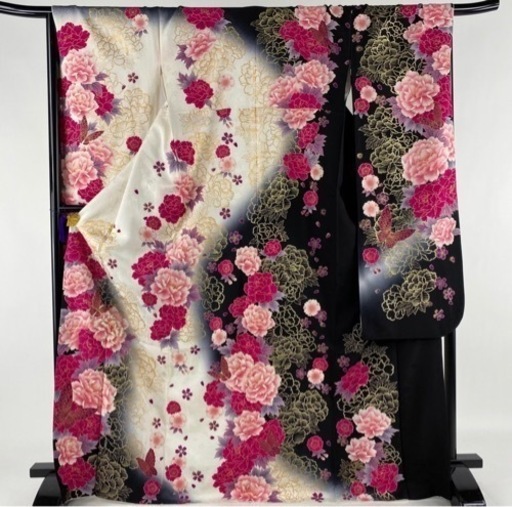 振袖 美品 名品 牡丹 蝶 刺繍 金彩 クリーム 袷