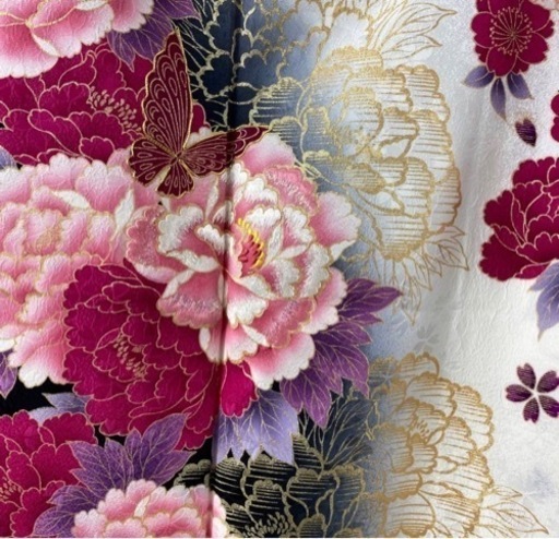 振袖 美品 名品 牡丹 蝶 刺繍 金彩 クリーム 袷