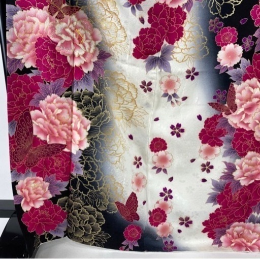 振袖 美品 名品 牡丹 蝶 刺繍 金彩 クリーム 袷