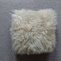 ムートンクッション中古品　 値下げしました
