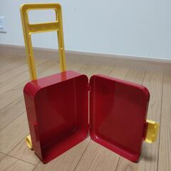 3点セット。　アンパンマン（キャリーバッグ・時計遊び）、積み木が乗る車の画像