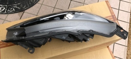 ⭐️ホンダヴェゼル⭐️RU3/4用 純正LEDヘッドライト右側 中古美品⭐️
