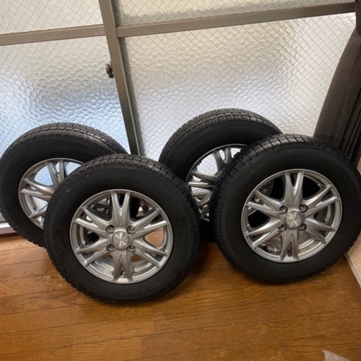 スタッドレスタイヤ　アルミホイール付き　4本