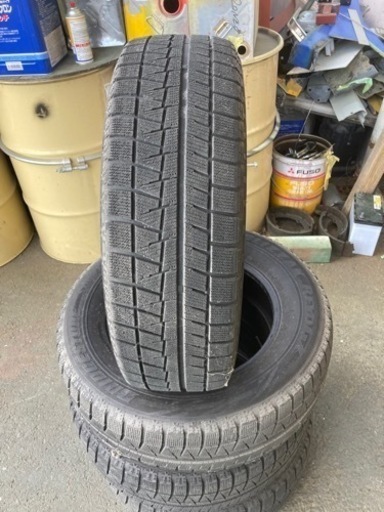 スタッドレスタイヤ215/65/16