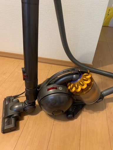 ヘッドが壊れて回らなく吸いません。