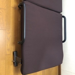 折り畳み簡易ベッドの画像