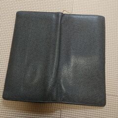ルイヴィトン二つ折り財布の画像