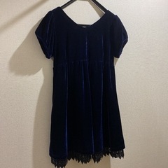 Mサイズ　ワンピース ベルベットのワンピース 紺 ベロア素材