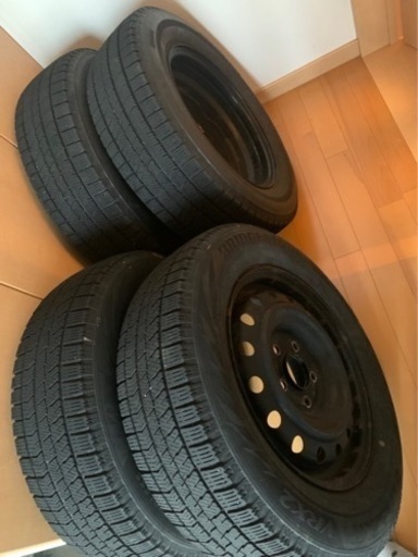 スタッドレスタイヤ