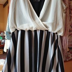 新品 Lサイズ 胸クロス 白黒ストライプチュニック