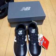 新品ニューバランス　スニーカー19㌢の画像