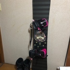 スノーボード板、バインディング付き