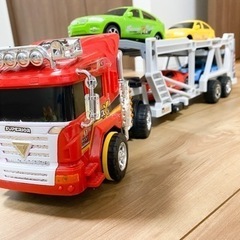 【西松屋】カーキャリーカー+車4台セット
