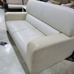 【SALE】2人掛けソファー　中古　リサイクルショップ宮崎屋住吉店　22.1.10ｋの画像