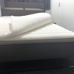 IKEAほぼ未使用ダブルベッドの画像