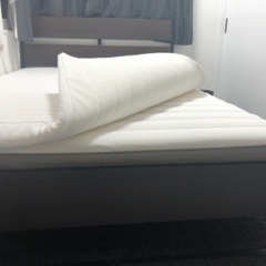 IKEAほぼ未使用ダブルベッドの画像