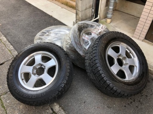 【1万円値下げしました】ほぼ新品スタッドレスタイヤ4本！