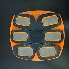 最終価格【正規品・美品】SIXPAD Abs Fit 2 ケース、ベルト、正規品パッド(4枚のみ)付きの画像