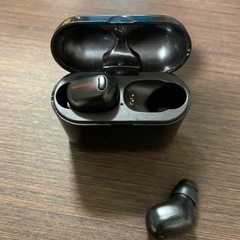 無料　携帯電話のイヤホン　Bluetooth対応