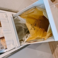 キッチンラック/作業台/可動式ゴミ箱/調味料入れ　白の画像