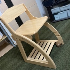 学習椅子　コイズミファニテック