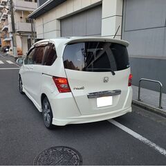 フリードGiエアロ　H20　車検5/4　走行98000ｋ　純正HDDナビ＆地デジＴＶ＆純正リヤモニター　カラーバックカメラ　両側パワースライド　純正エアロ＆15AW　キセノン　7人乗の画像