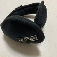 今欲しい！！adidas 耳当て