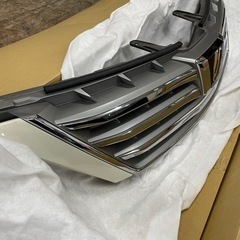 20アルファード　フロントグリルの画像