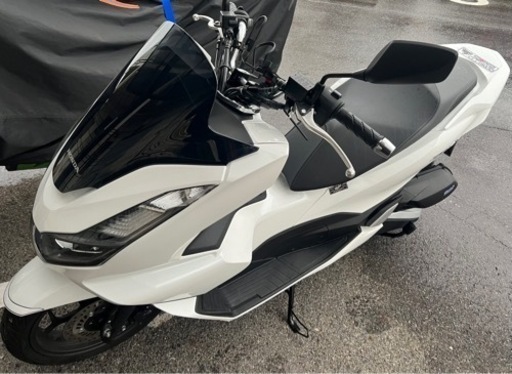 2021年モデル　PCX125 ホワイト　走行距離1200 自賠責残り4年以上