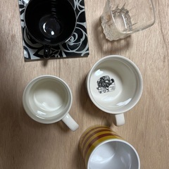 マグカップやグラスの画像