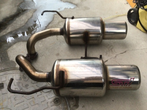 BL5 レガシィB4 STI Genomeマフラー　手渡しのみ