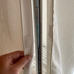 ハンガーの掛けれるメタルラック(ほこりよけカバー付き)の画像