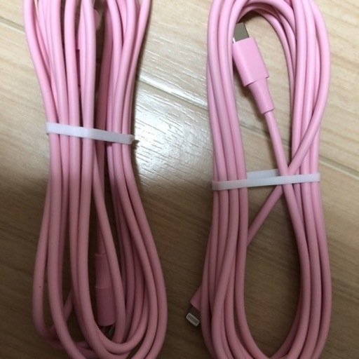 iPhone充電ケーブル