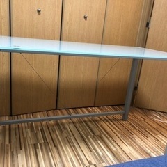 強化ガラス　ワークデスクの画像