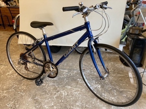 【GIANT 前後タイヤ・チューブ新品！】700×28c クロスバイク21段変速　ブルー