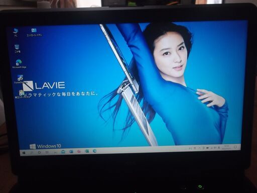 バッテリー約1時間  SSD120GB搭載　メモリ4GB