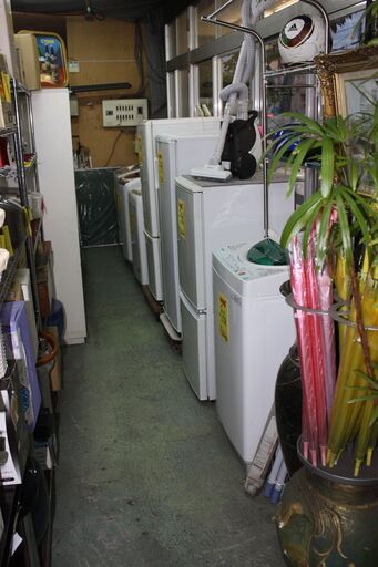 現在営業中のリサイクルショップの在庫品を一括売却します。