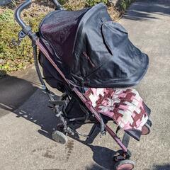 ベビーカー　ステップ付
