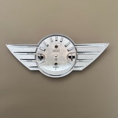 MINIクラブマンF54フロントエンブレムの画像