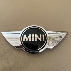 MINIクラブマンF54フロントエンブレムの画像