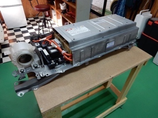 プリウス　ハイブリッドバッテリー交換　交換工賃込み　リビルドバッテリー　横浜市