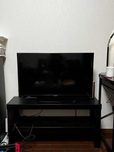 sharpのテレビ(AQUOS)32V 2017年製とテレビ台(IKEA)
