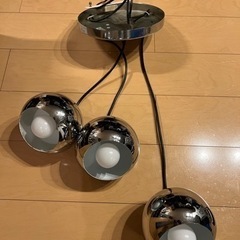 ペンダントライト 3灯式　モダン　シルバー　天井照明