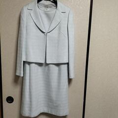 シンプルスーツ(薄い水色)