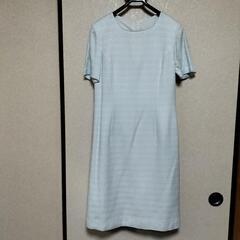 シンプルスーツ(薄い水色)の画像